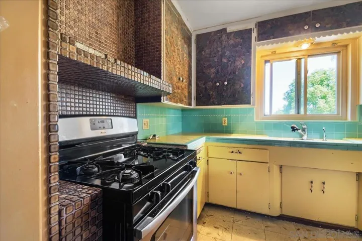 6860 San Miguel Avenue, Lemon Grove, California 91945