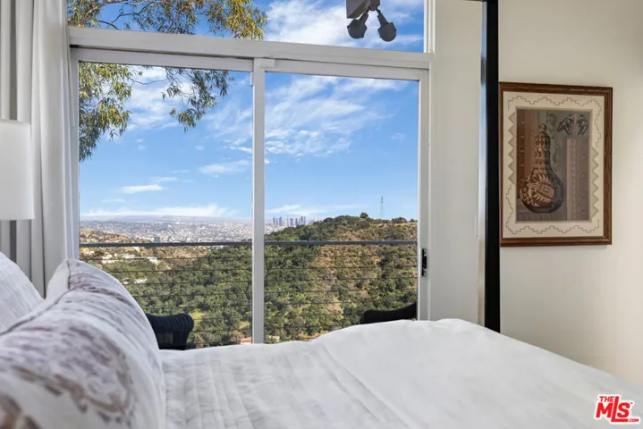 8656 Skyline Drive, Los Angeles, California 90046