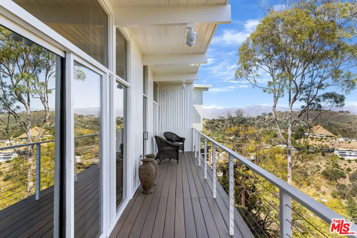 8656 Skyline Drive, Los Angeles, California 90046
