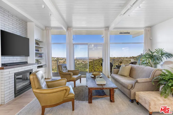 8656 Skyline Drive, Los Angeles, California 90046