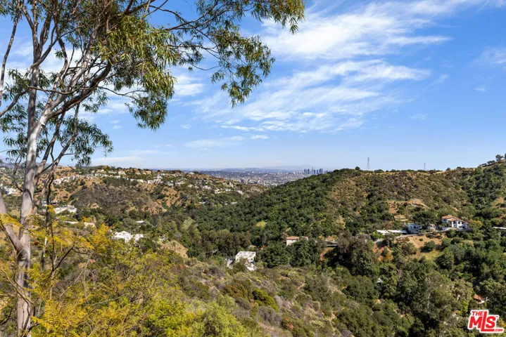 8656 Skyline Drive, Los Angeles, California 90046