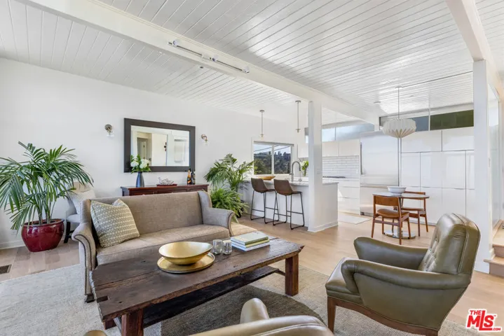 8656 Skyline Drive, Los Angeles, California 90046