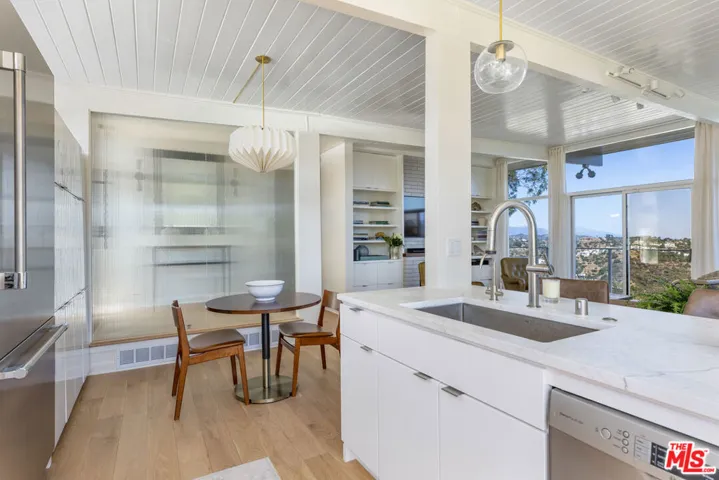 8656 Skyline Drive, Los Angeles, California 90046