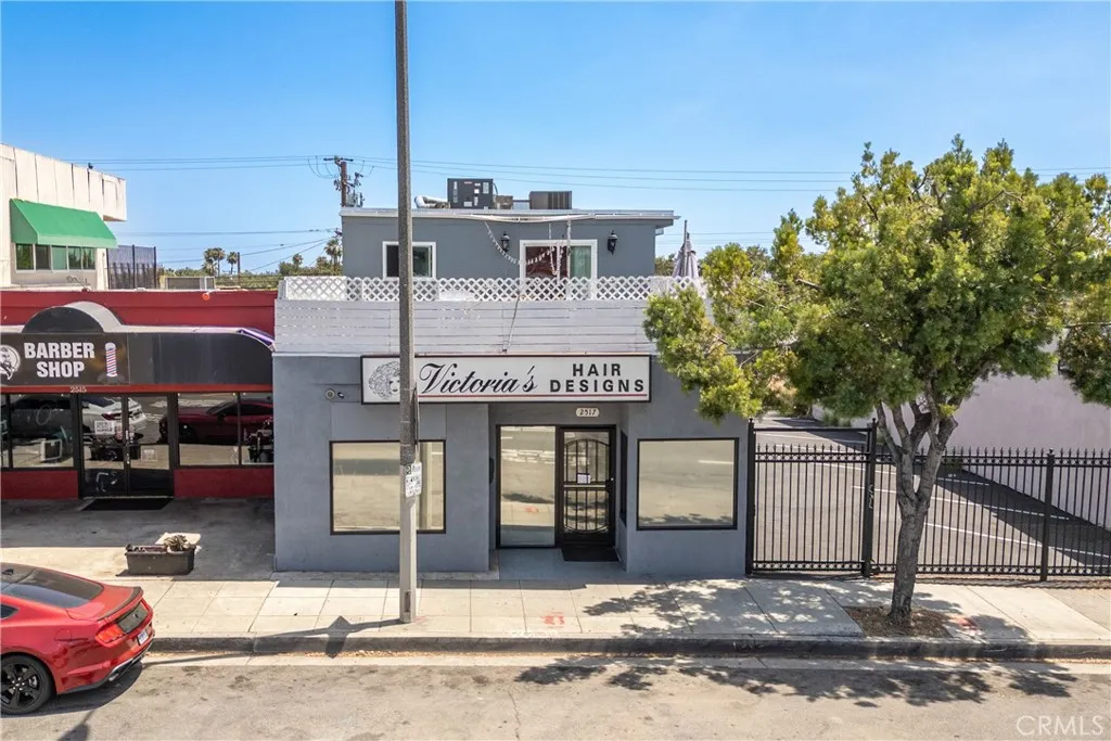 2517 W Beverly Blvd