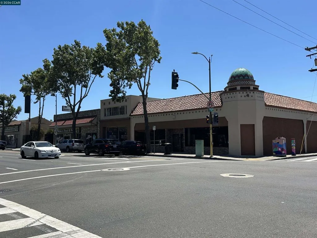 Corner of Bldg.