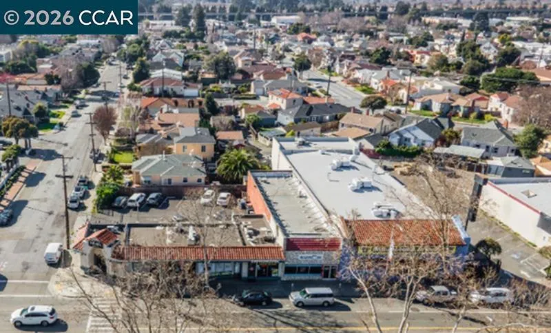 6 parcel aerial photo of city block 601 - 699 E. 14th St.