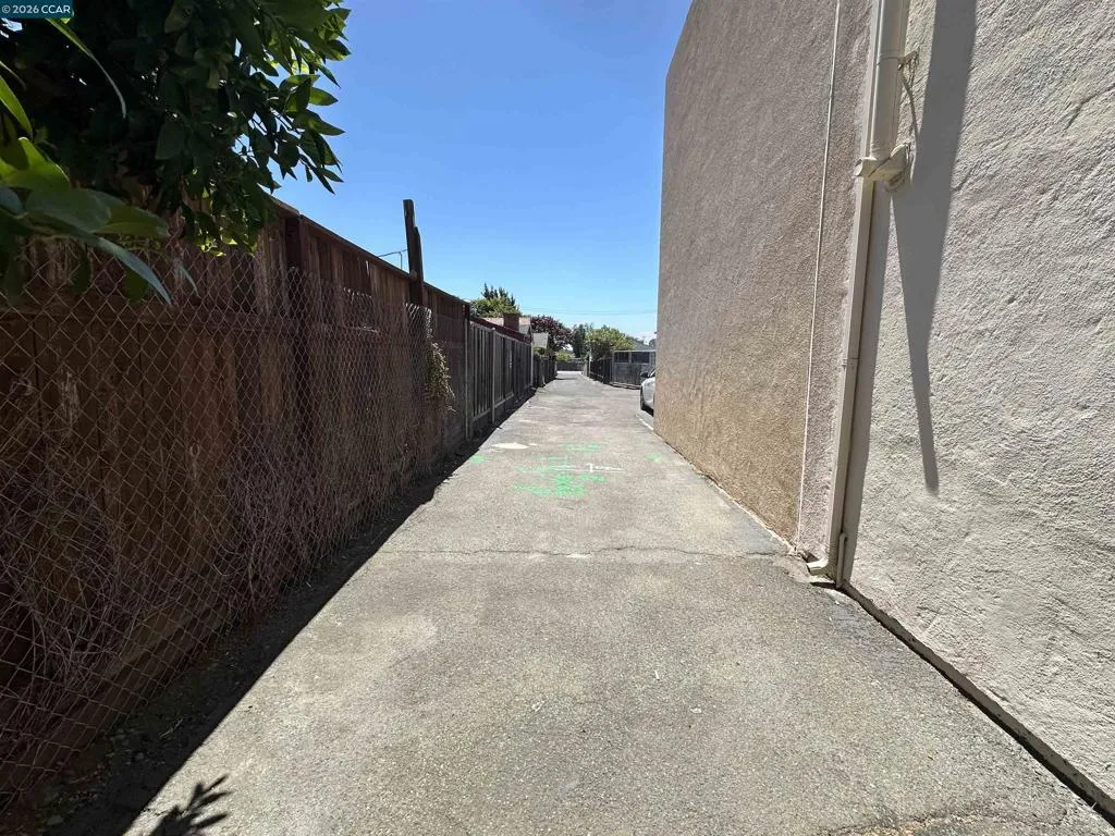 Side Alley