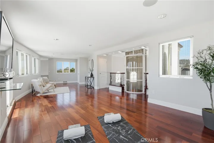7220 W 80th, Los Angeles, California 90045