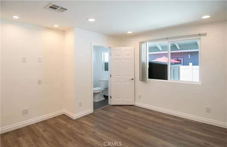 7445 Hesperia Avenue, Reseda, California 91335