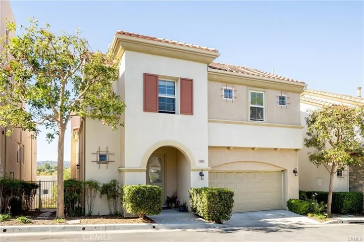 5668 Como, Woodland Hills, California 91367