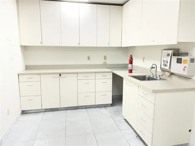 44215 15th Street West, Lancaster, California 93534