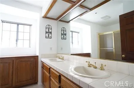 2nd FL Bathroom