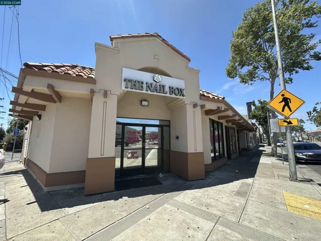 699 E. 14th St.