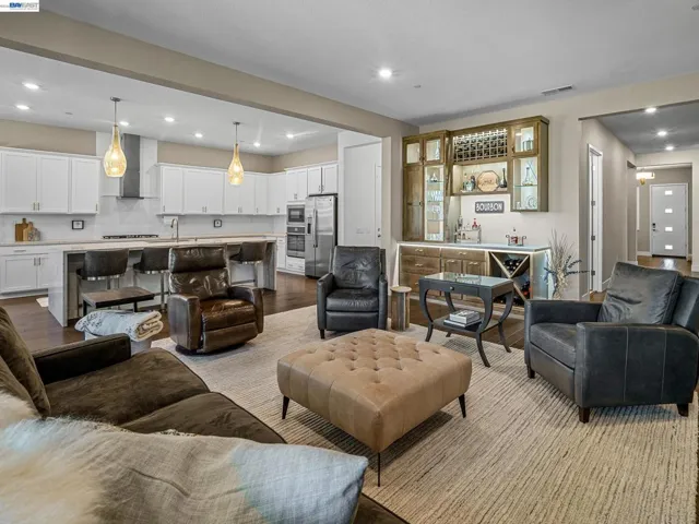 3001 Compass Ln, Roseville, California 95747