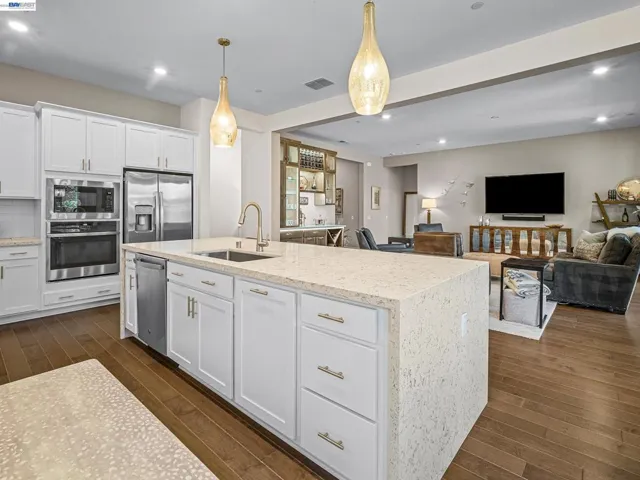 3001 Compass Ln, Roseville, California 95747