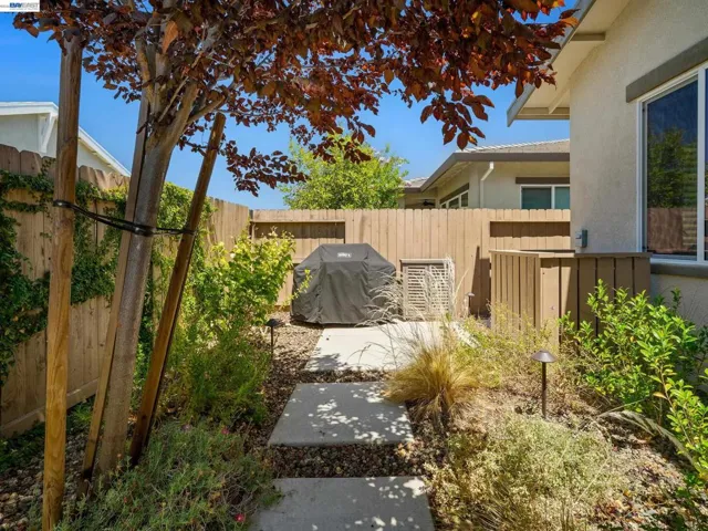 3001 Compass Ln, Roseville, California 95747