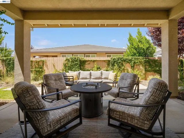 3001 Compass Ln, Roseville, California 95747