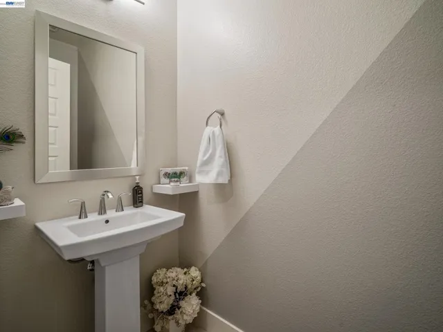 3001 Compass Ln, Roseville, California 95747