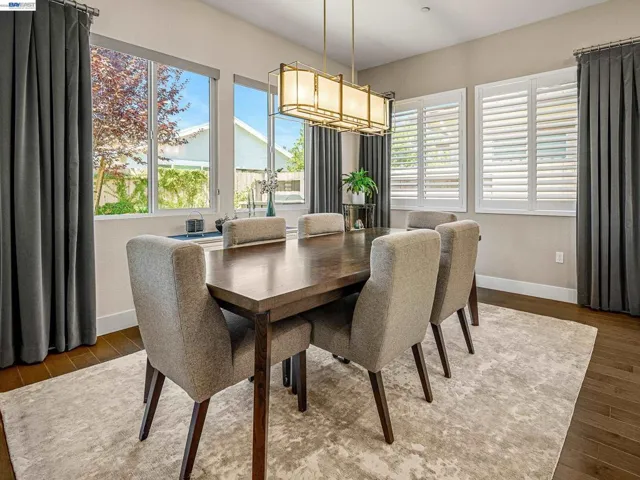 3001 Compass Ln, Roseville, California 95747