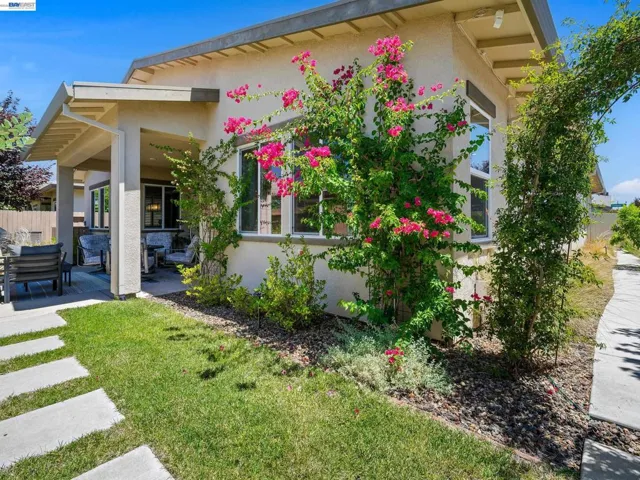 3001 Compass Ln, Roseville, California 95747