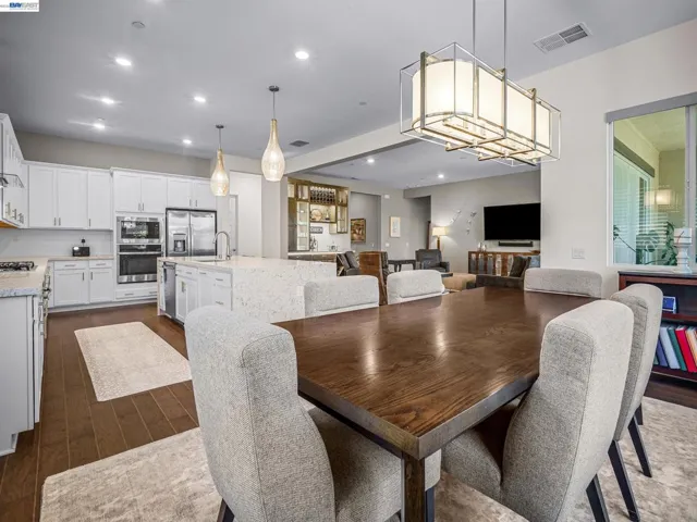 3001 Compass Ln, Roseville, California 95747