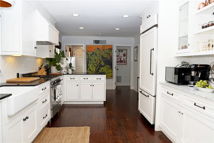 105 Via Ravenna, Newport Beach, California 92663
