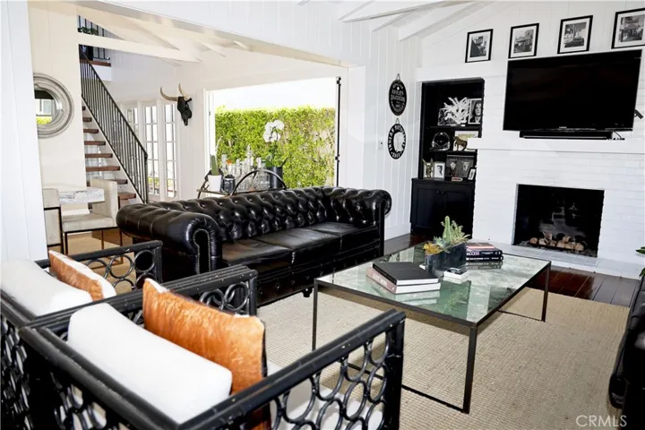 105 Via Ravenna, Newport Beach, California 92663