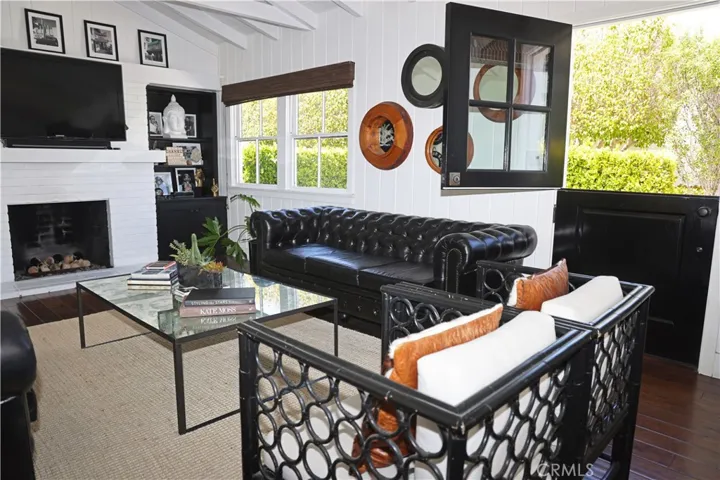 105 Via Ravenna, Newport Beach, California 92663