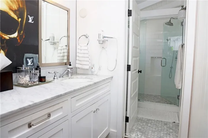 105 Via Ravenna, Newport Beach, California 92663