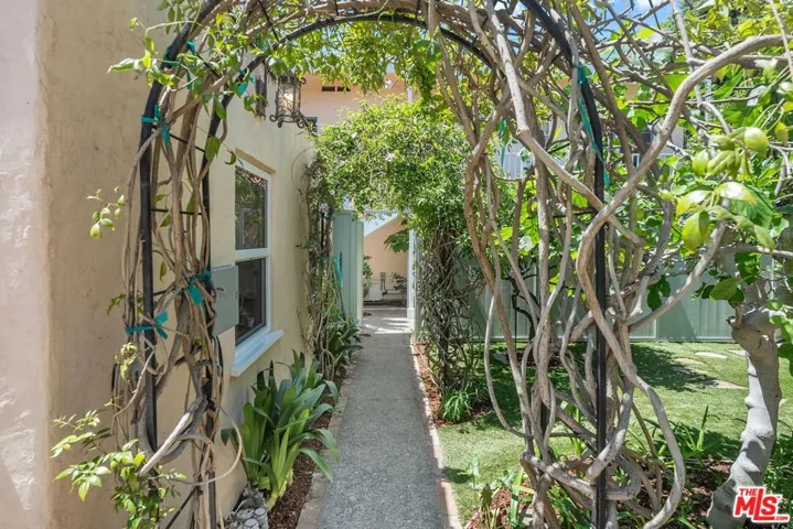 848 17th Street, Santa Monica, California 90403
