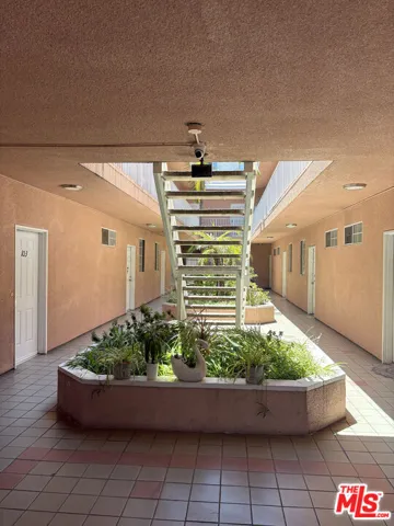1221 Seward Street 103, Los Angeles, California 90038