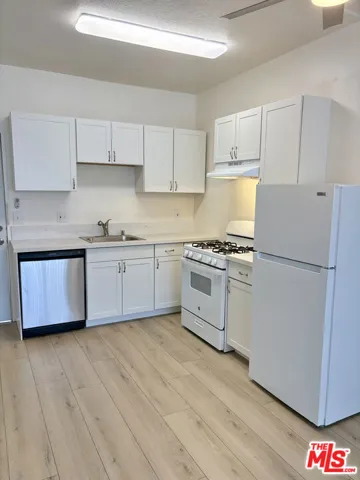 1221 Seward Street 103, Los Angeles, California 90038