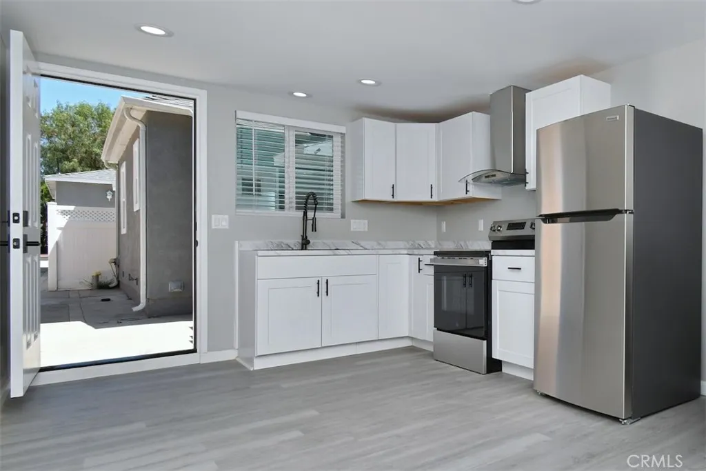 14336 Tiara Street, Van Nuys, California 91401 — photo 5
