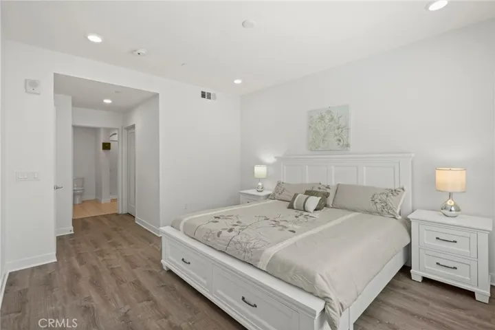 1218 Nolita, Irvine, California 92612