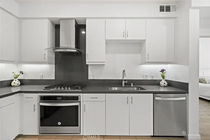 1218 Nolita, Irvine, California 92612