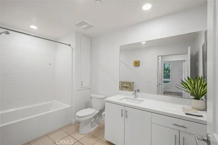 1218 Nolita, Irvine, California 92612