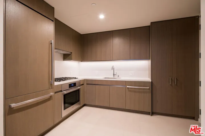 889 Francisco Street 2410, Los Angeles, California 90017