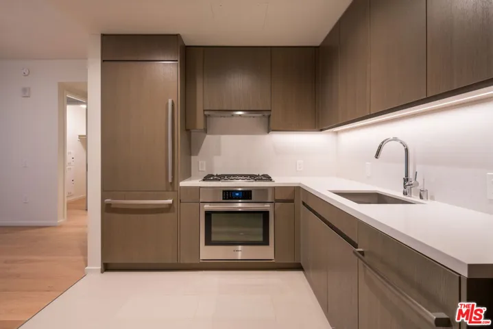 889 Francisco Street 2410, Los Angeles, California 90017