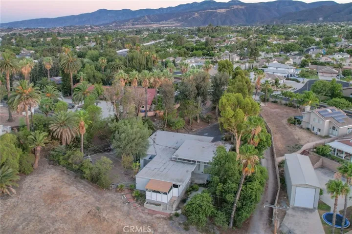 1595 Cherokee Road, Corona, California 92881