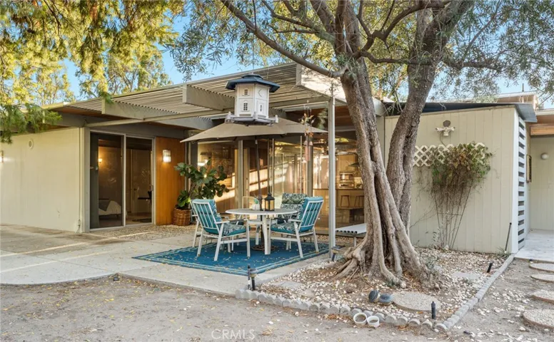 1595 Cherokee Road, Corona, California 92881