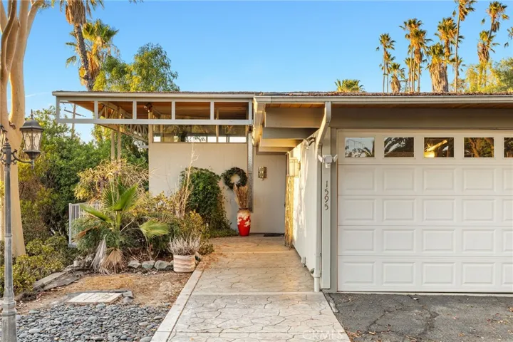 1595 Cherokee Road, Corona, California 92881