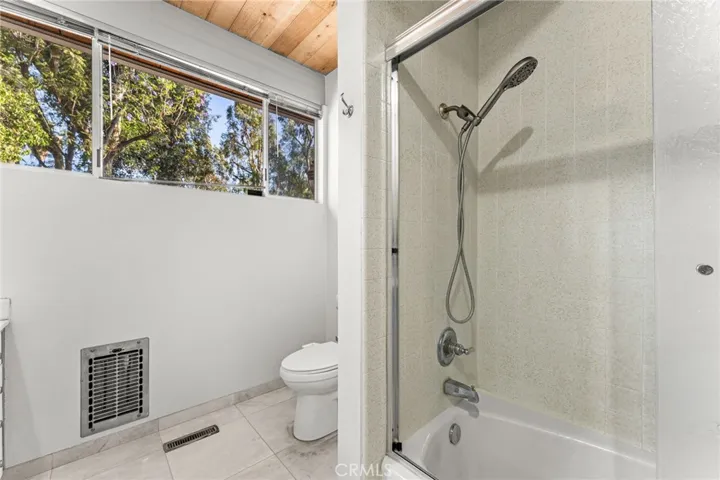 1595 Cherokee Road, Corona, California 92881