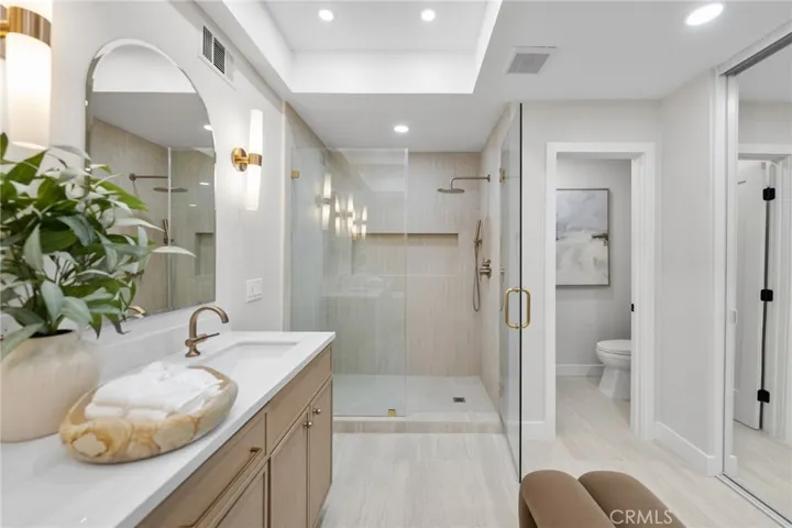 14 Highland, Irvine, California 92603