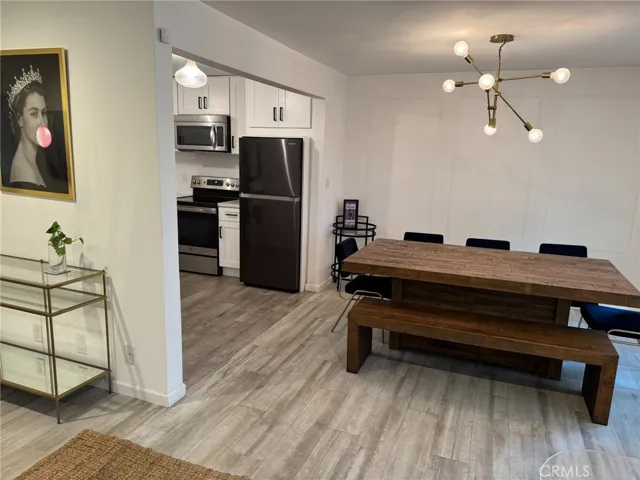 165 N Swall 101, Beverly Hills, California 90211