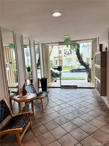 165 N Swall 101, Beverly Hills, California 90211