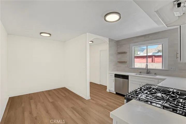 2947 West, Los Angeles, California 90016