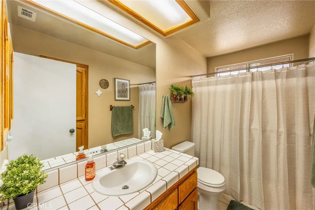 Guest-hall bathroom