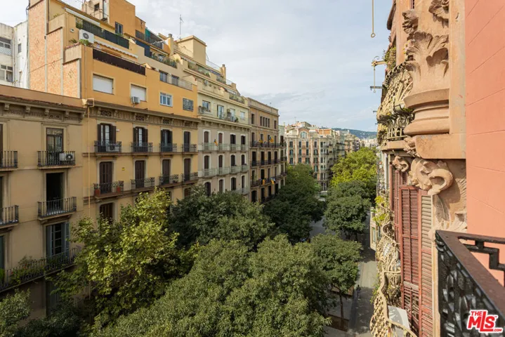 0 La Dreta De L’eixample, None, None 0