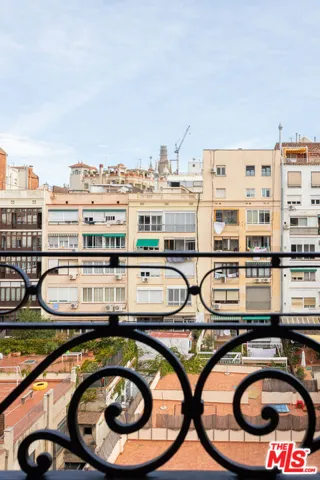 0 La Dreta De L’eixample, None, None 0