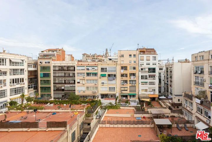 0 La Dreta De L’eixample, None, None 0